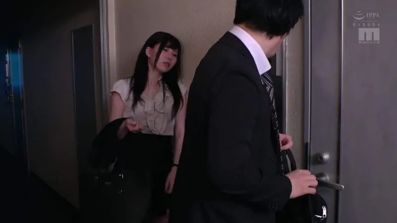 Người vợ nhà đối diện nhận nhầm tôi là người chồng trong một hôm say xỉn